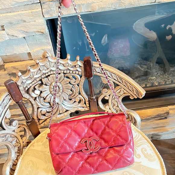 Chanel Burgundy Quilted Shoulder Bag - Picture 7 of 16